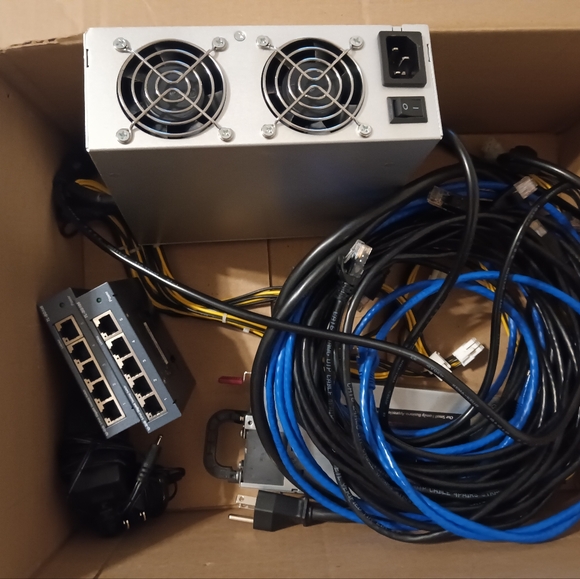 3 KDA BOX II's 5Th/s@450watts, 2 KD Box Pros 2.8Th/s@205watts, 2 1200watt power, - Picture 5 of 7